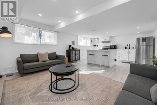 22 Macoomb Dr in Welland, ON - Building Photo