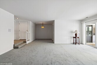 184 Brook Ln in Vernon Hills, IL - Building Photo - Building Photo