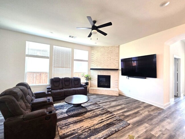 2449 Twin Oaks Dr in Little Elm, TX - Building Photo - Building Photo