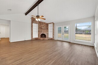 9538 Ravensworth Dr in Houston, TX - Foto de edificio - Building Photo