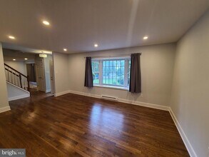 10617 Good Spring Ave in Great Falls, VA - Building Photo - Building Photo