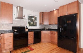 110 Warren Ln in Charlottesville, VA - Building Photo - Building Photo