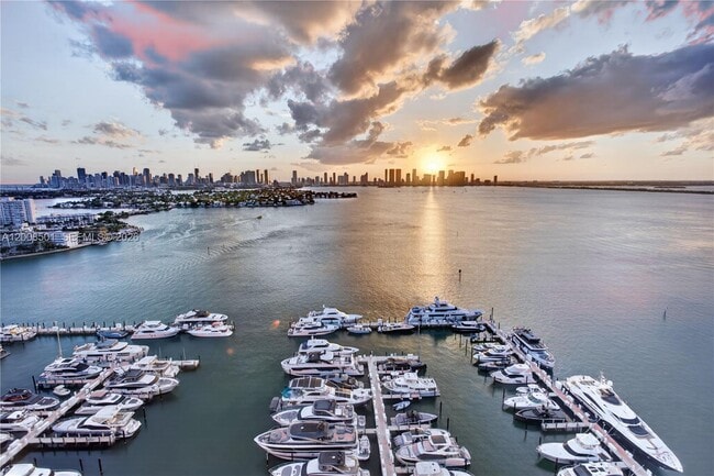 1900 Sunset Harbour Dr in Miami Beach, FL - Building Photo - Building Photo
