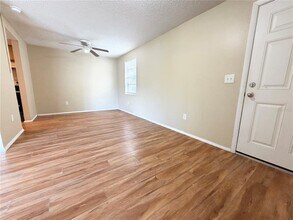 129 Camphor Cir in Oldsmar, FL - Building Photo - Building Photo