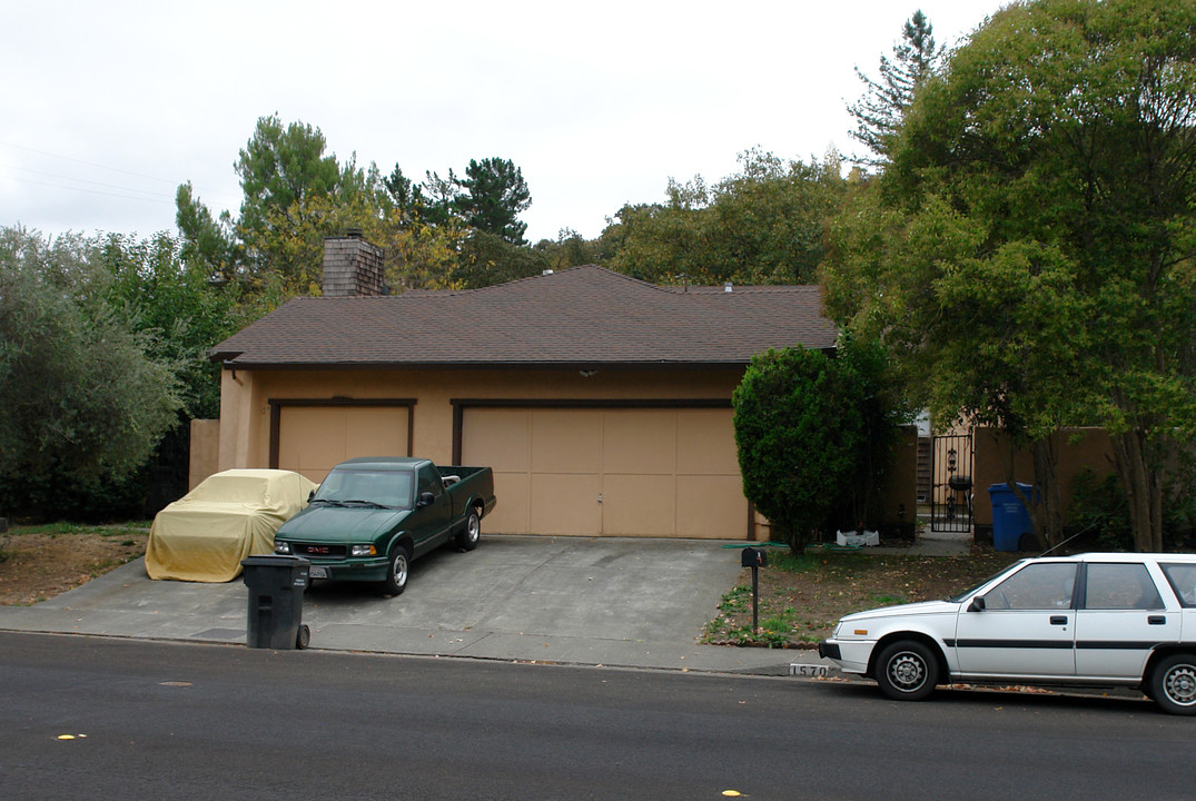 1570-1574 Neotomas Ave in Santa Rosa, CA - Building Photo