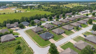 281 Graystone Cir in Centerton, AR - Building Photo