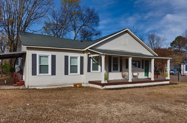 3706 Emm Ell St SW in Huntsville, AL - Building Photo - Building Photo