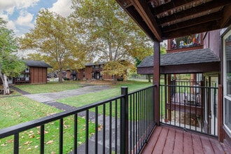 Franklin Park Apartments in East Syracuse, NY - Building Photo - Interior Photo