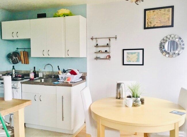 6171 N Sheridan Rd, Unit 2708 in Chicago, IL - Foto de edificio - Building Photo