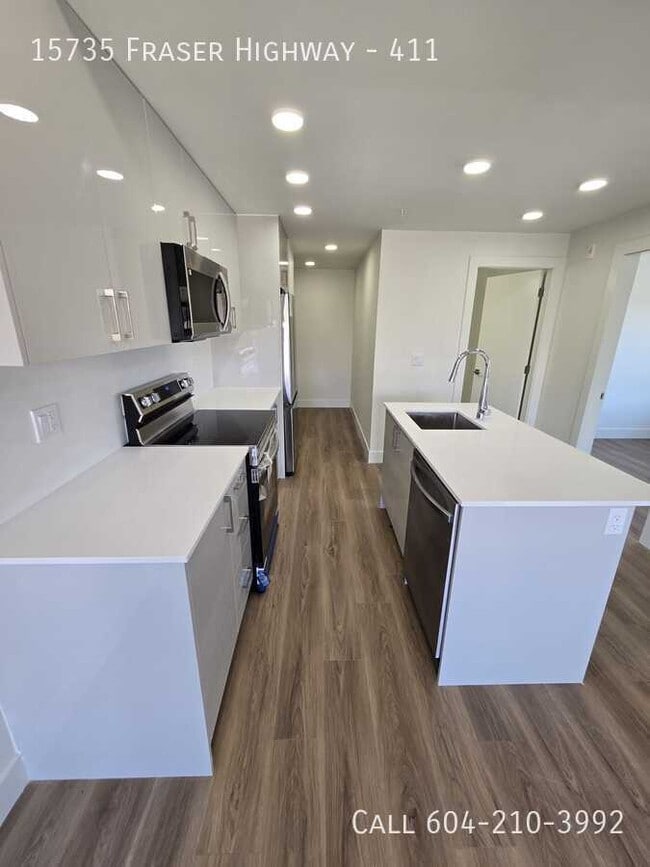 15735 Fraser Hwy in Surrey, BC - Building Photo - Building Photo