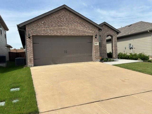 517 Presidio St in Aubrey, TX - Building Photo