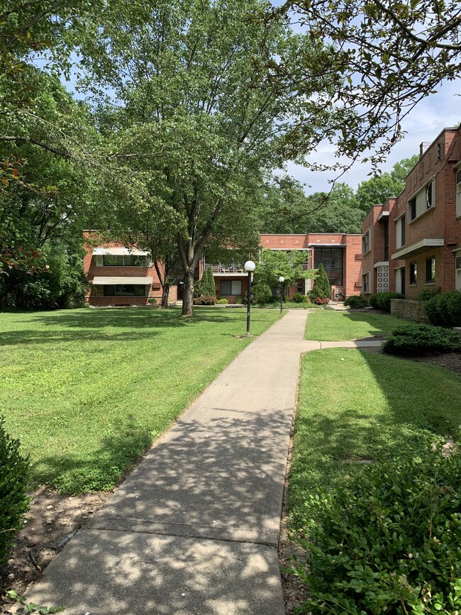 1614 Beacon St in Cincinnati, OH - Building Photo - Building Photo