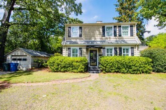 1215 Pinemont Dr in Columbia, SC - Foto de edificio - Building Photo
