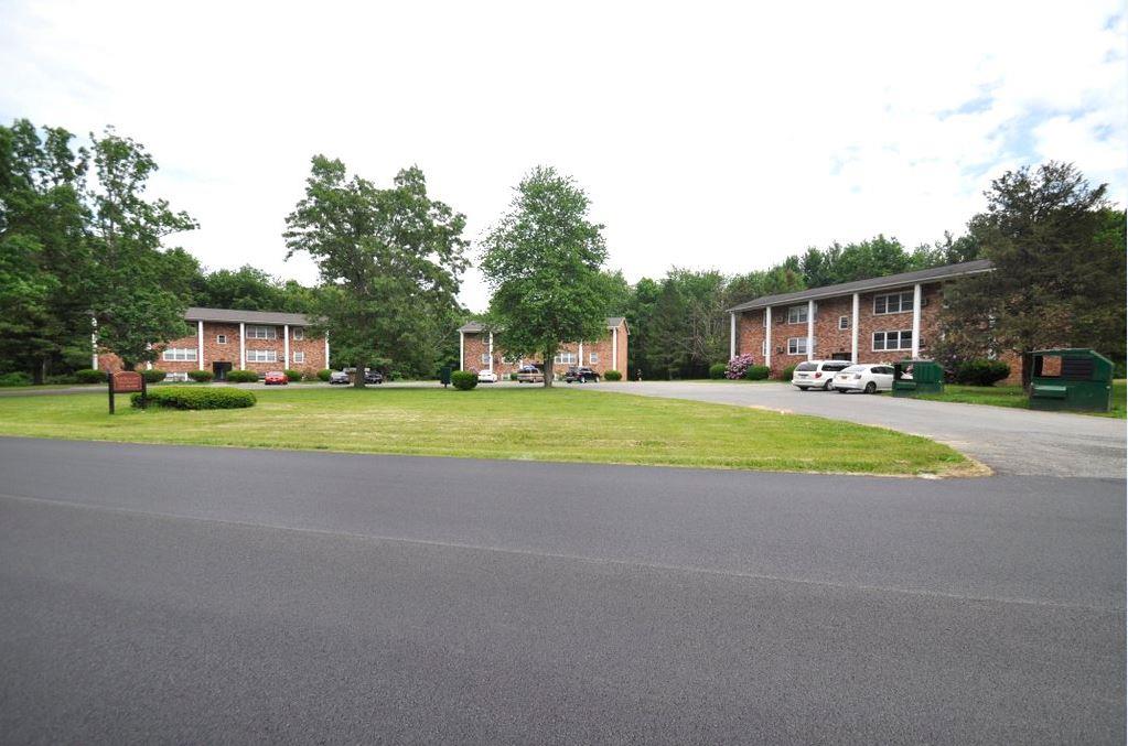 Blue Barns Apartments in Ballston Lake, NY - Foto de edificio