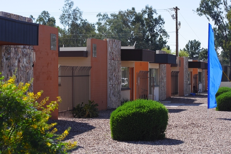 Cabrillo Pointe in Mesa, AZ - Foto de edificio