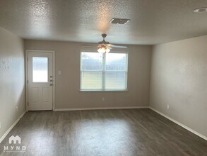 3940 Asher Alley in Saint Hedwig, TX - Building Photo - Building Photo
