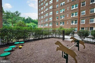 4247 Locust St, Unit 0B-410 in Philadelphia, PA - Building Photo - Building Photo