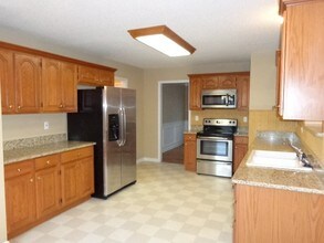 7525 Saddlebrooke Dr in Knoxville, TN - Building Photo - Building Photo