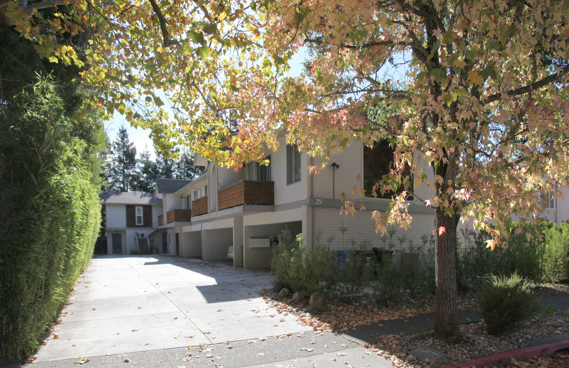 29 Belle Ave in San Anselmo, CA - Building Photo