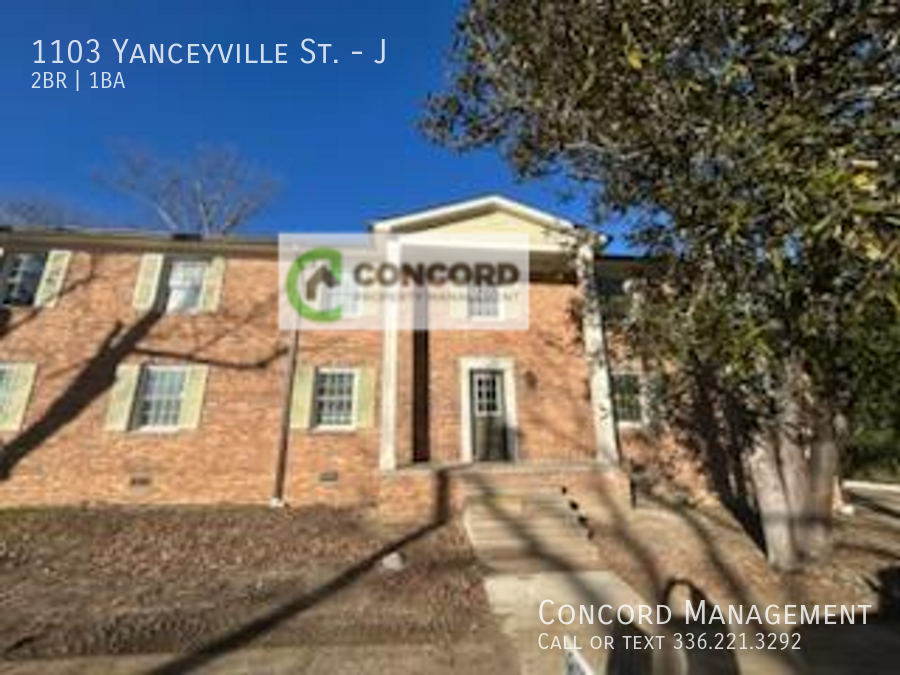 1103 Yanceyville St in Greensboro, NC - Building Photo