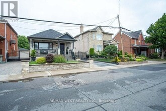 26 Brandon Ave in Toronto, ON - Building Photo - Building Photo
