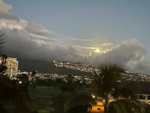 320 Liliuokalani Ave, Unit 604 in Honolulu, HI - Building Photo - Building Photo