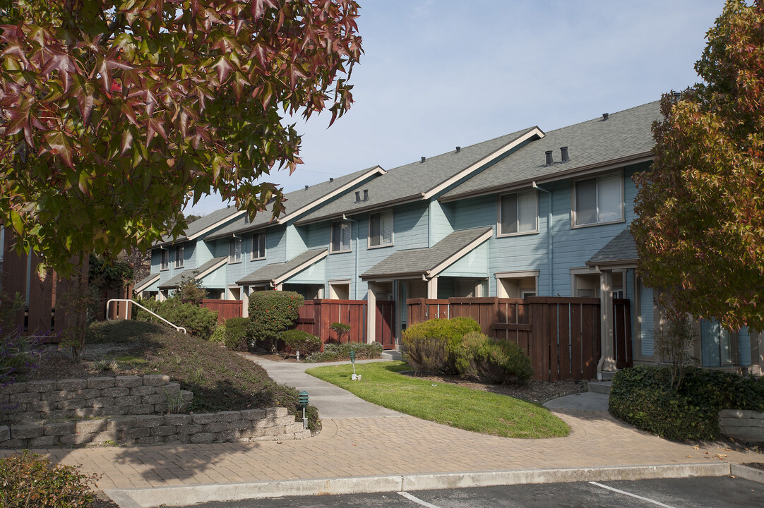 Pacific Vista in Monterey, CA - Foto de edificio