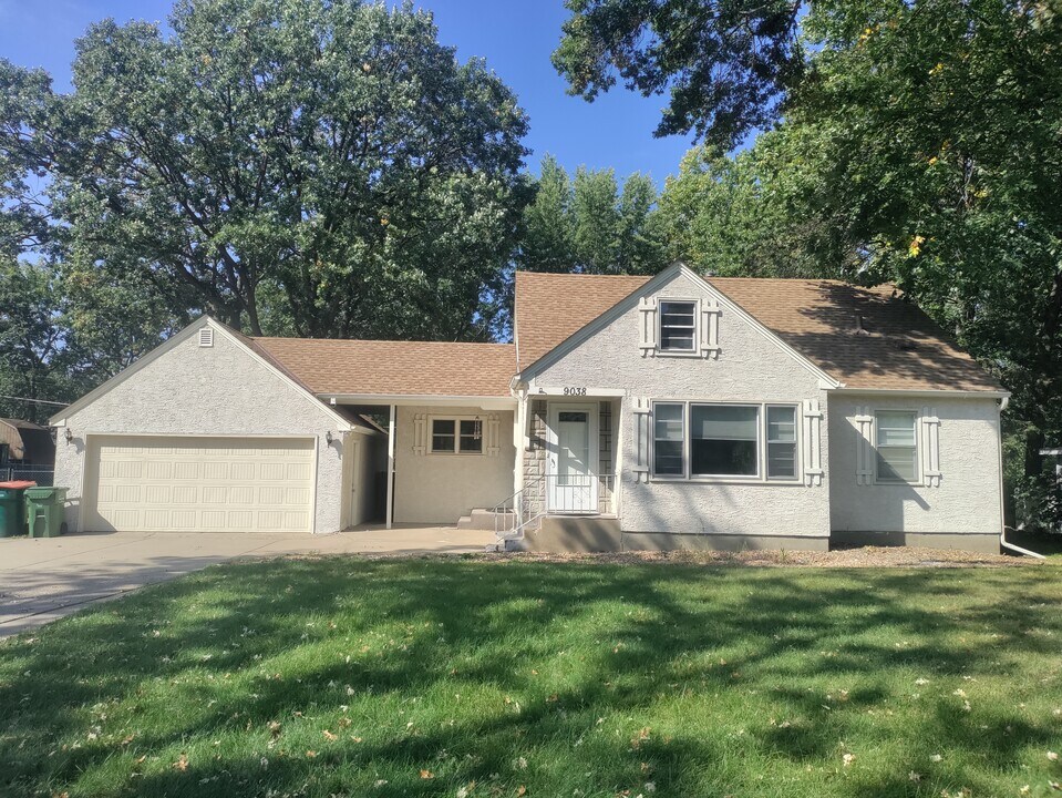 9038 Tyler St NE in Blaine, MN - Building Photo