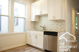 2649 N Wayne Ave, Unit 2F in Chicago, IL - Building Photo