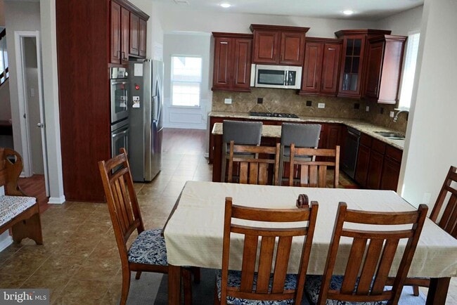 2716 Lake Forest Dr in Upper Marlboro, MD - Building Photo - Building Photo