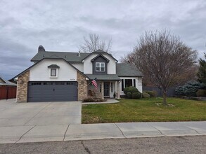 1878 N Bing Ave in Meridian, ID - Building Photo - Building Photo