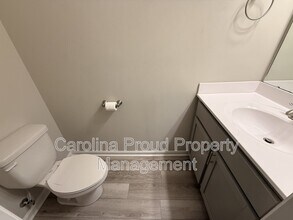 337 S Pointe Dr in Winterville, NC - Building Photo - Building Photo