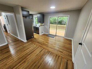 1181 Starline Dr in Smyrna, GA - Foto de edificio - Building Photo