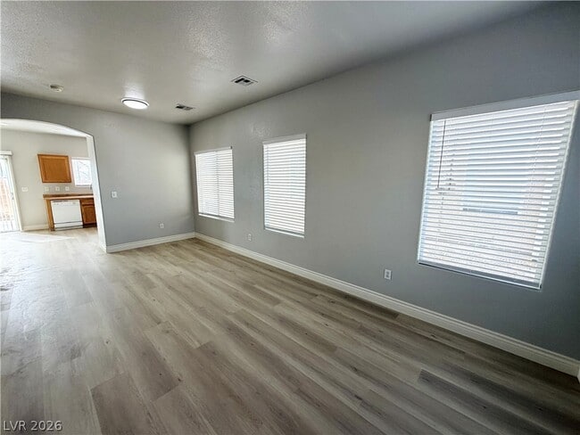5615 W Sun Temple Ave in Las Vegas, NV - Building Photo - Building Photo