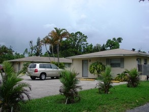 4767 Cole St in West Palm Beach, FL - Building Photo - Building Photo