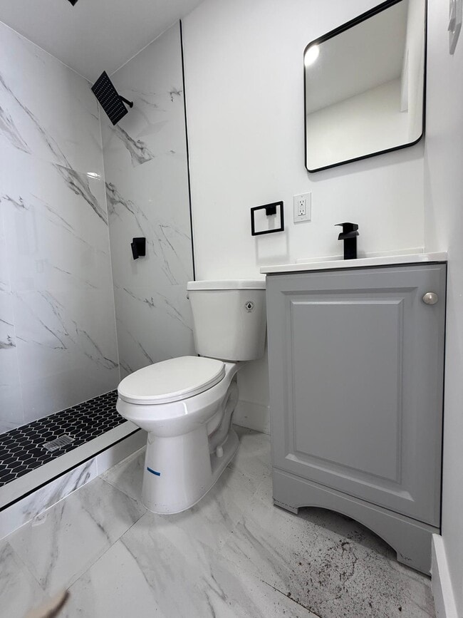 913 NW 46th St in Miami, FL - Building Photo - Building Photo