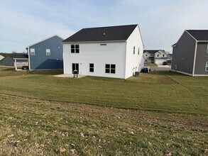 4266 Tingle Dr in Shelbyville, KY - Building Photo - Building Photo