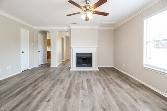 501 Longshore Dr in Little Elm, TX - Foto de edificio - Building Photo