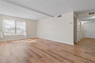 230 N Bayshore Blvd in Clearwater, FL - Building Photo - Building Photo