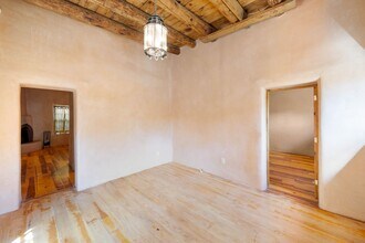 738 1/2 Agua Fria St in Santa Fe, NM - Building Photo - Building Photo