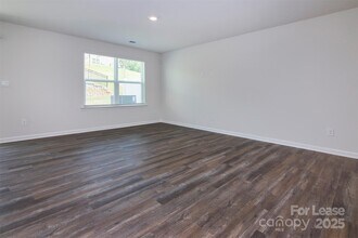 5159 Hyrule Dr in Charlotte, NC - Building Photo - Building Photo