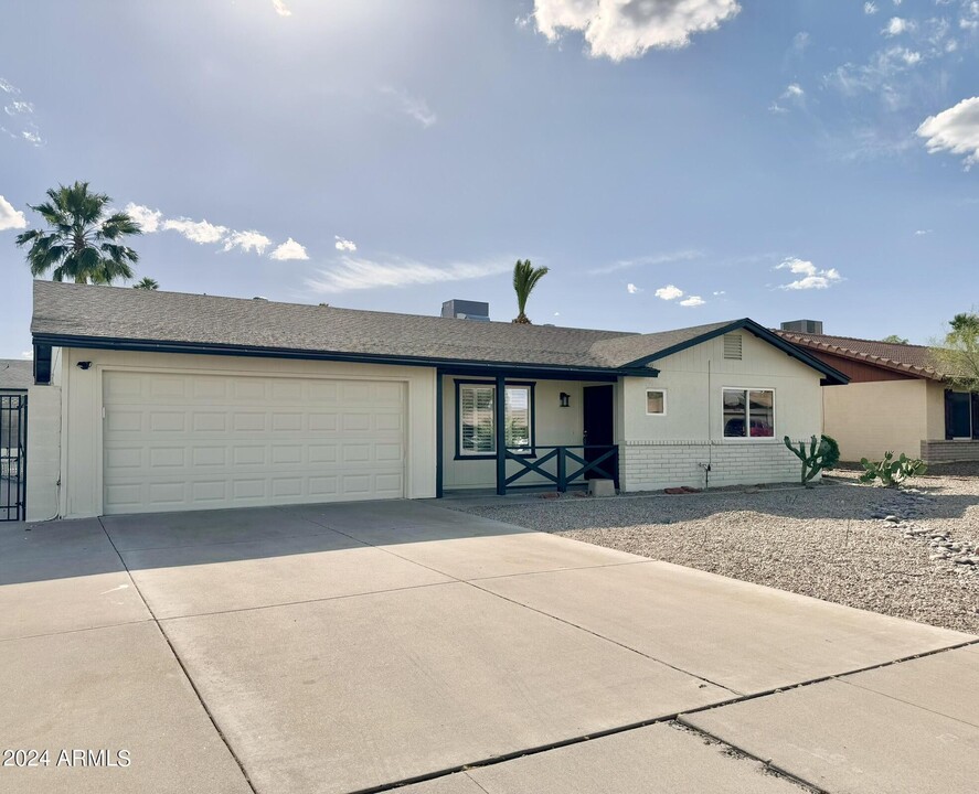 10628 S 44th Pl in Phoenix, AZ - Foto de edificio