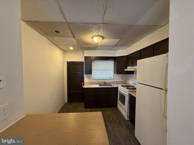 property at 1517 S Dover St