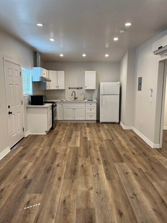 2330 Kellogg Ct in Altadena, CA - Building Photo
