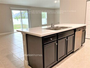 467 Ocala St in Palm Bay, FL - Foto de edificio - Building Photo