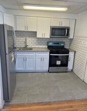 63 Madison Ave in Westbury, NY - Building Photo - Building Photo