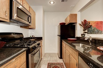 2015 Q St NW in Washington, DC - Building Photo - Interior Photo