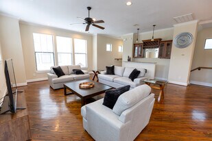 2412 Charleston St in Houston, TX - Building Photo