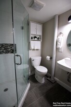 59 Strathmore Rd, Unit 1 in Boston, MA - Foto de edificio - Building Photo