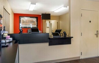 Furnished Studio-Seattle - Tukwila in Tukwila, WA - Building Photo - Building Photo